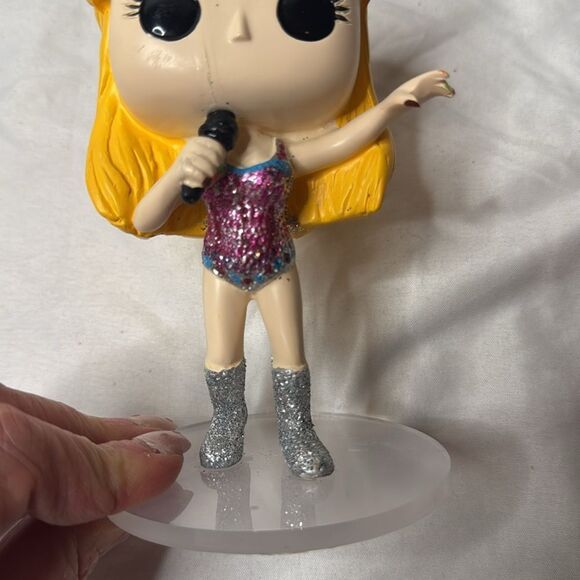 Taylor Swift Resin Pop Music Ornament with Yellow Hair and Sparkly Outfit. - Picture 5 of 6